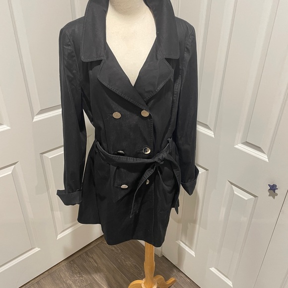 Tahari Black Trench Coat Women’s Size 12 Belted Double Breasted Silver Button - Picture 7 of 7